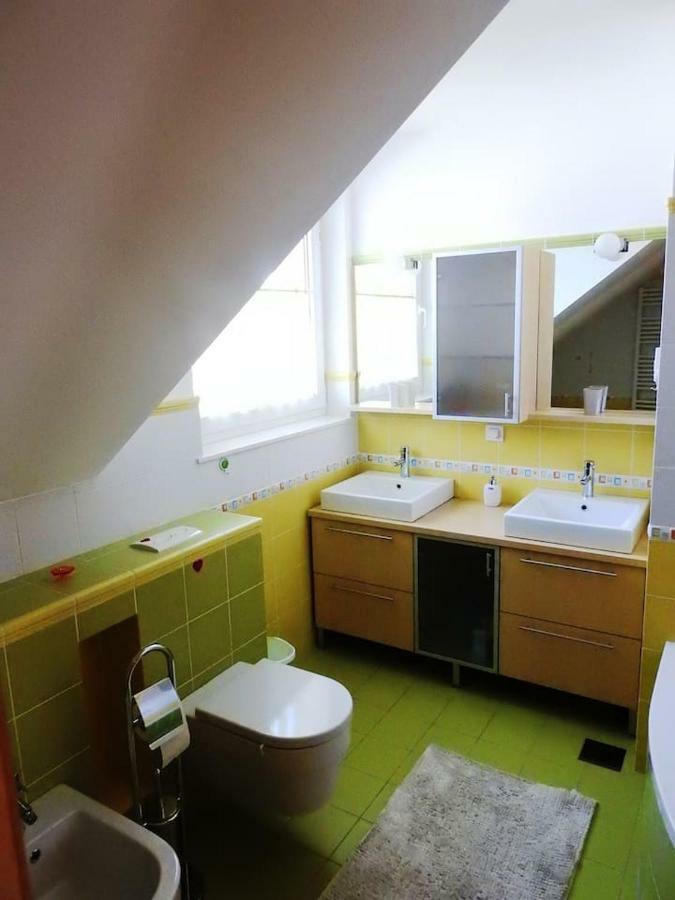 돌프리류블랴니 Natasha'S Garden House 아파트 외부 사진